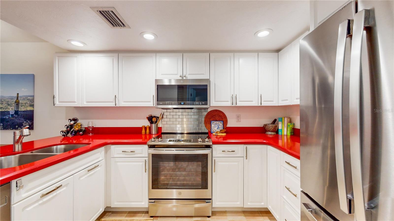 PINEBROOK HOLLOW - Residential