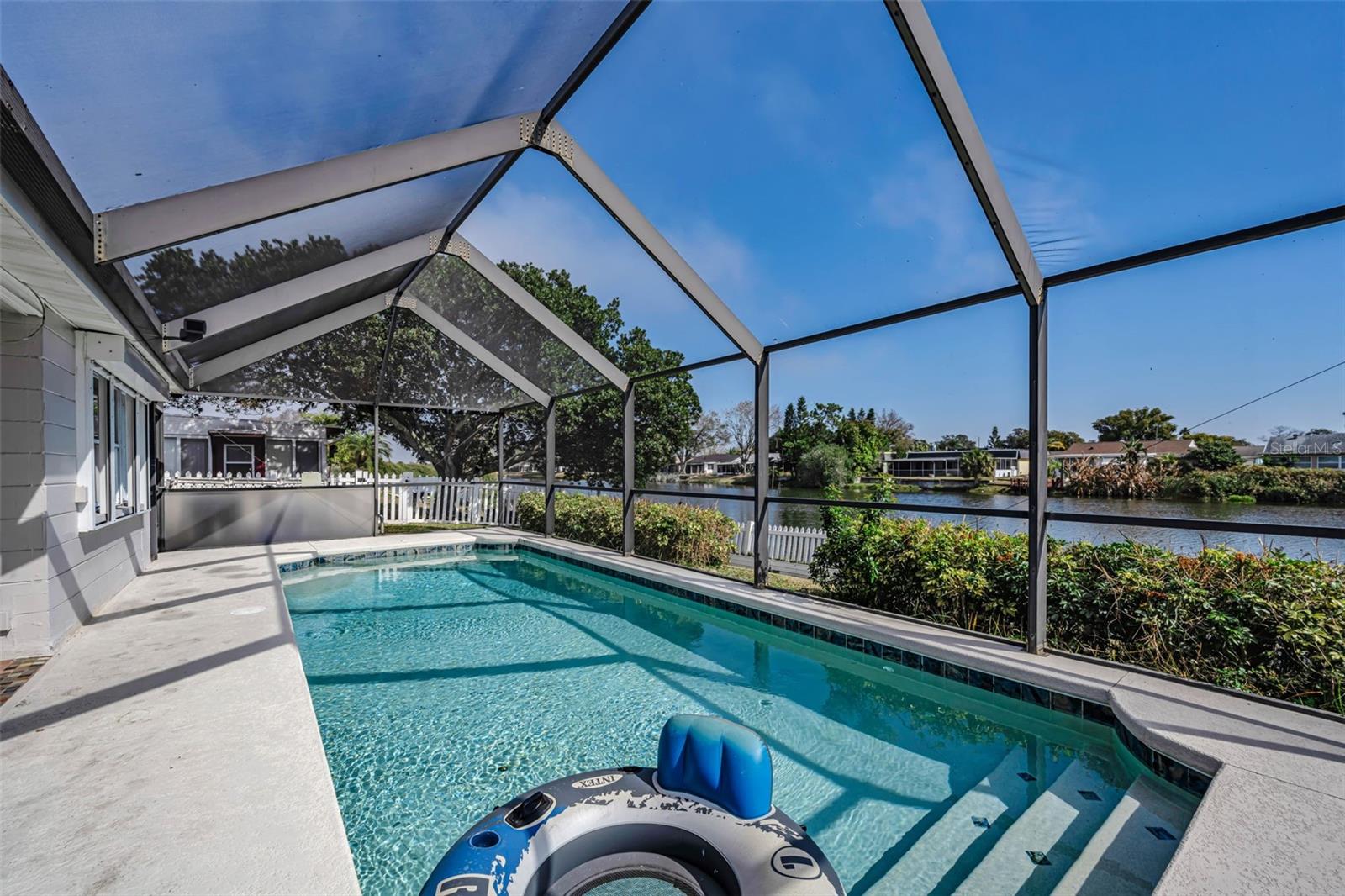 BEACON SQUARE - Residential