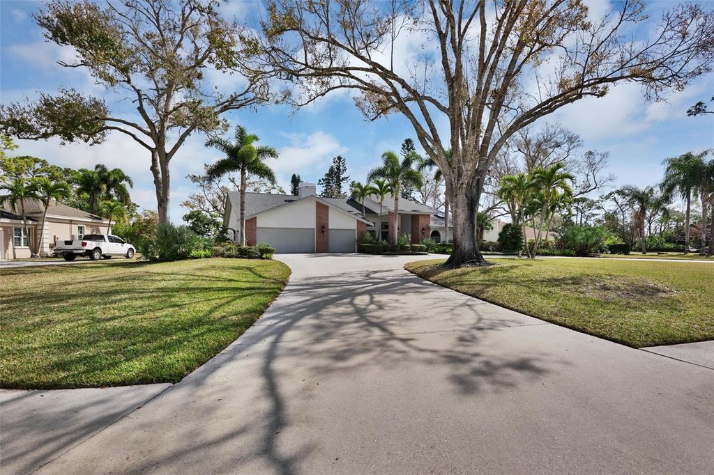 Photo of 7307 Weeping Willow Drive, Sarasota, FL 34241 (MLS # A4682830)