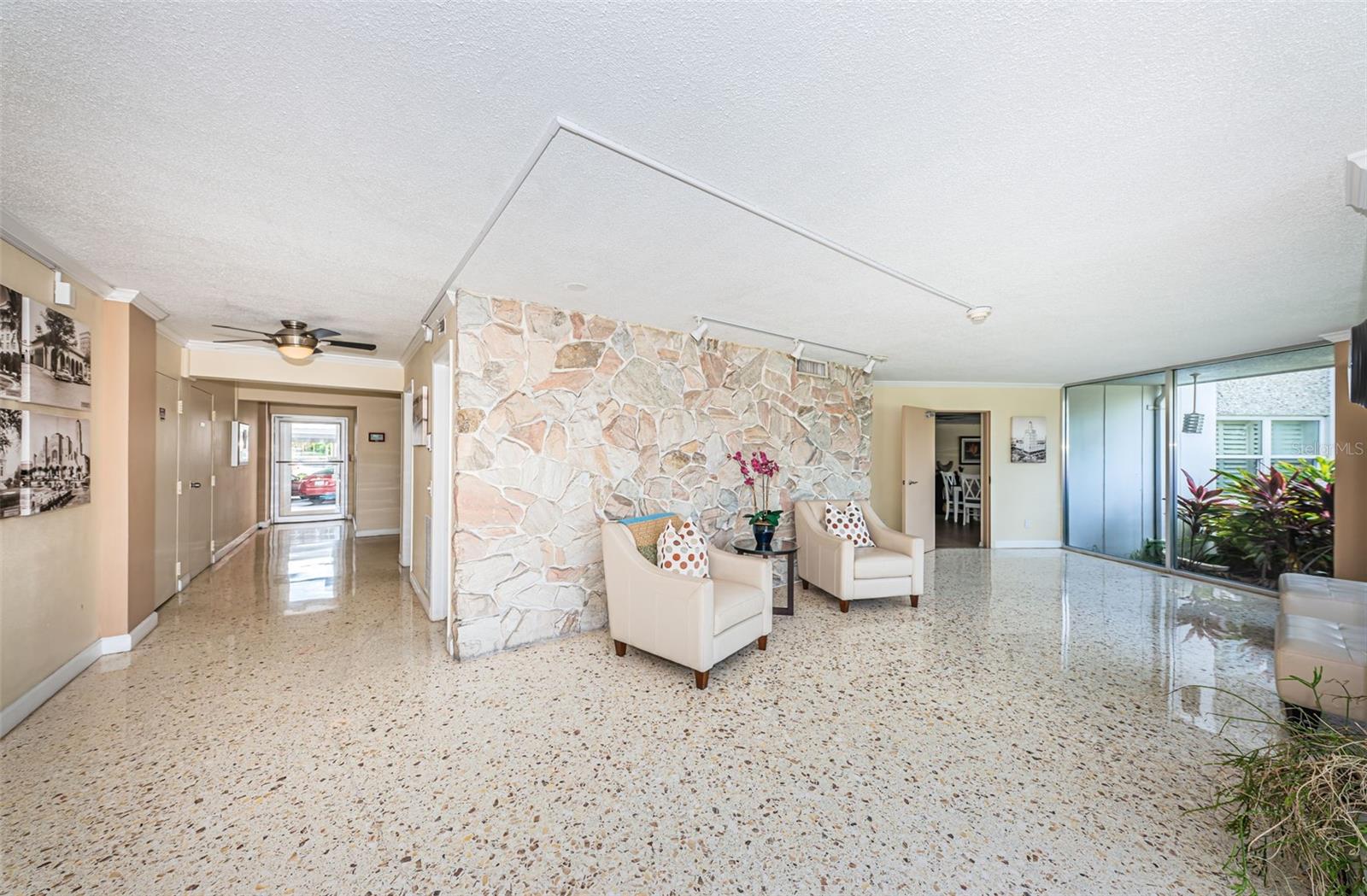 1100 N SHORE DRIVE NE 102