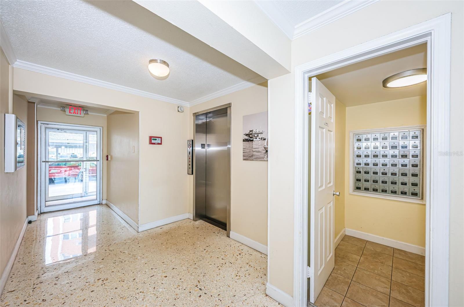 1100 N SHORE DRIVE NE 102