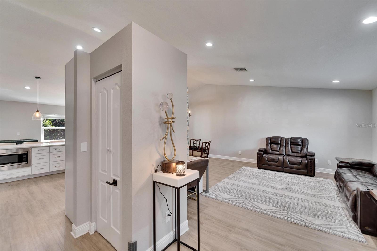 9693 58TH STREET N