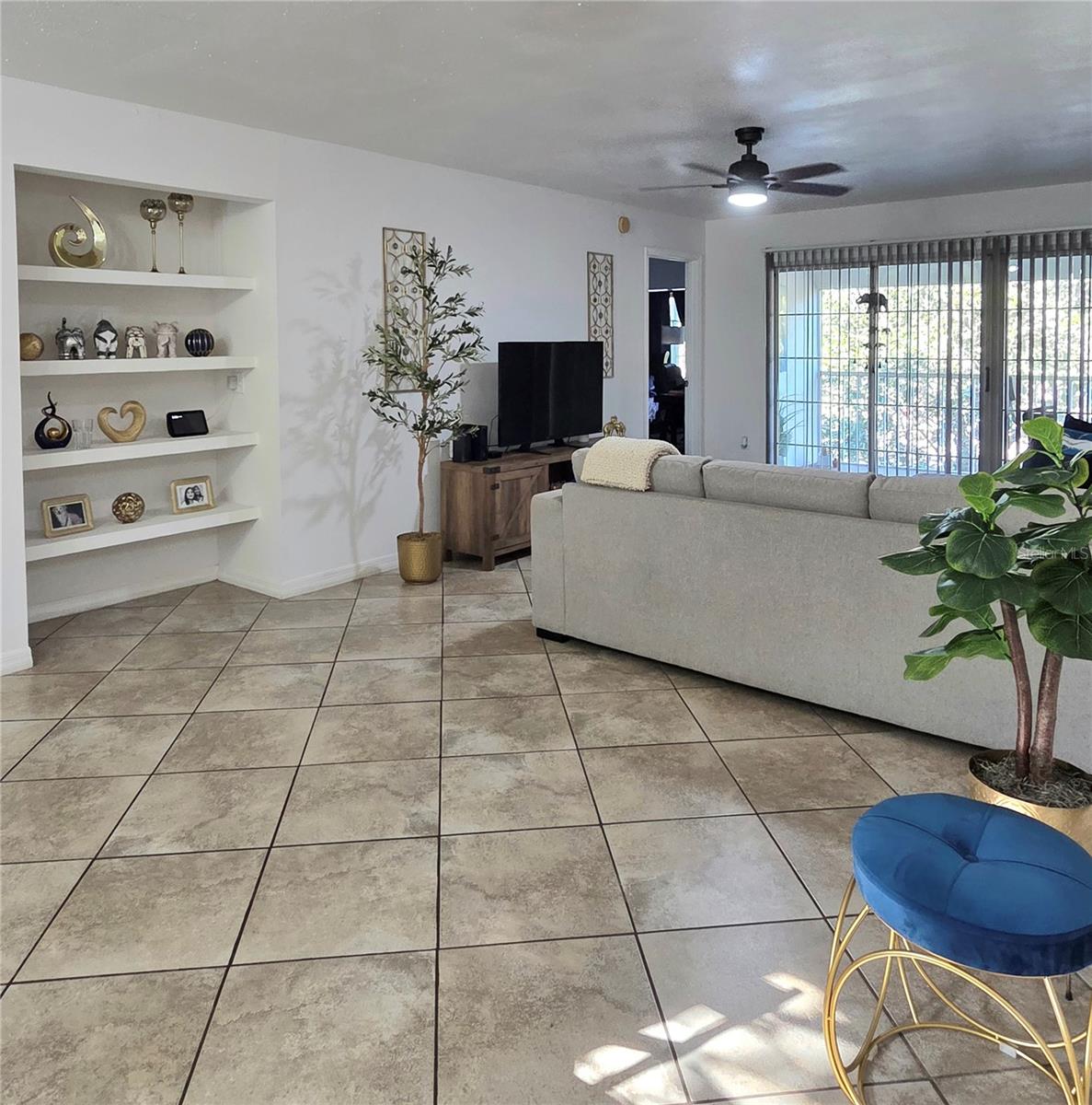 CLUBSIDE AT SABAL POINT A CONDO - Residential