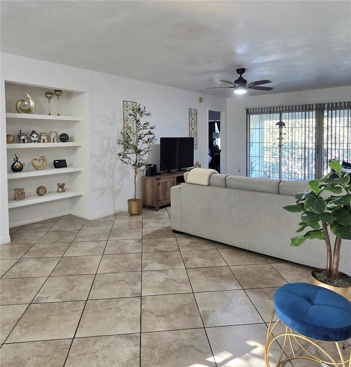CLUBSIDE AT SABAL POINT A CONDO - Residential