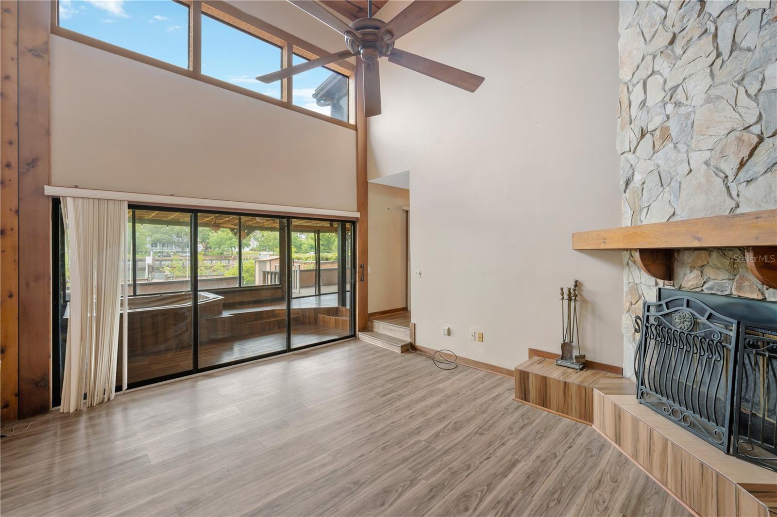 RIVERE - Residential