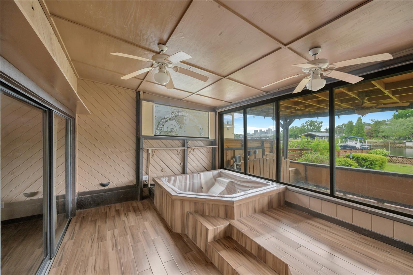 RIVERE - Residential