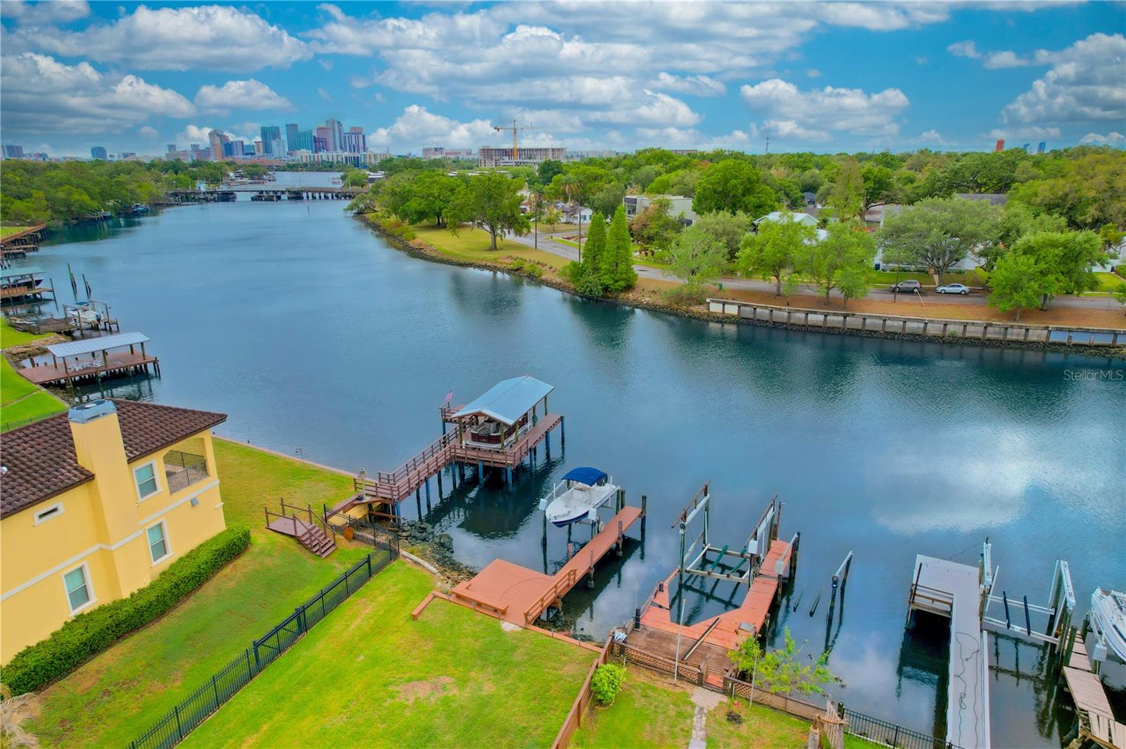 RIVERE - Residential