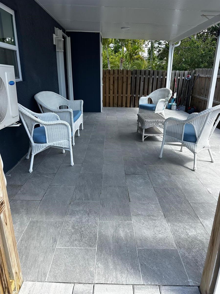 SOUTH VENICE - Residential