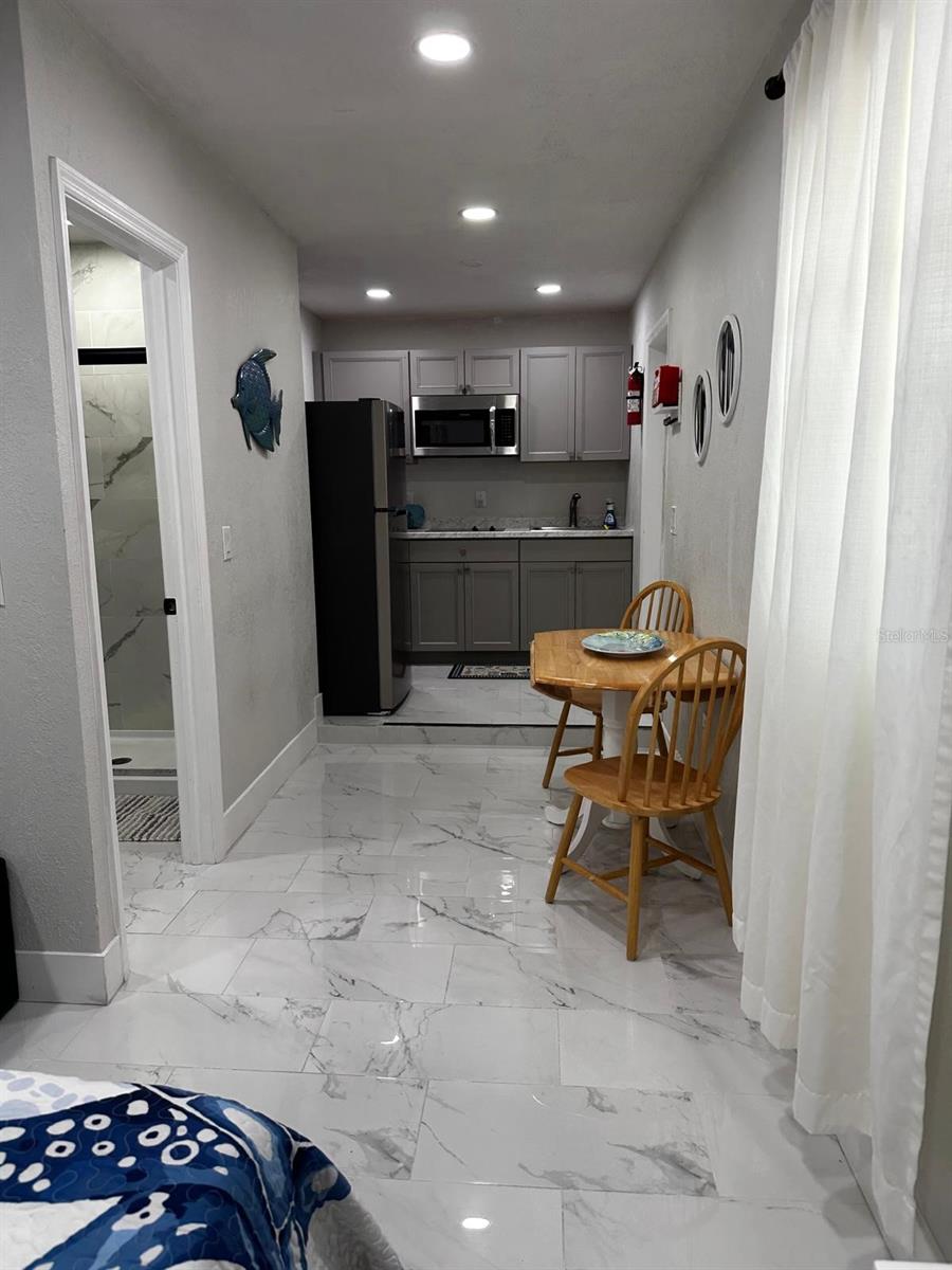 SOUTH VENICE - Residential