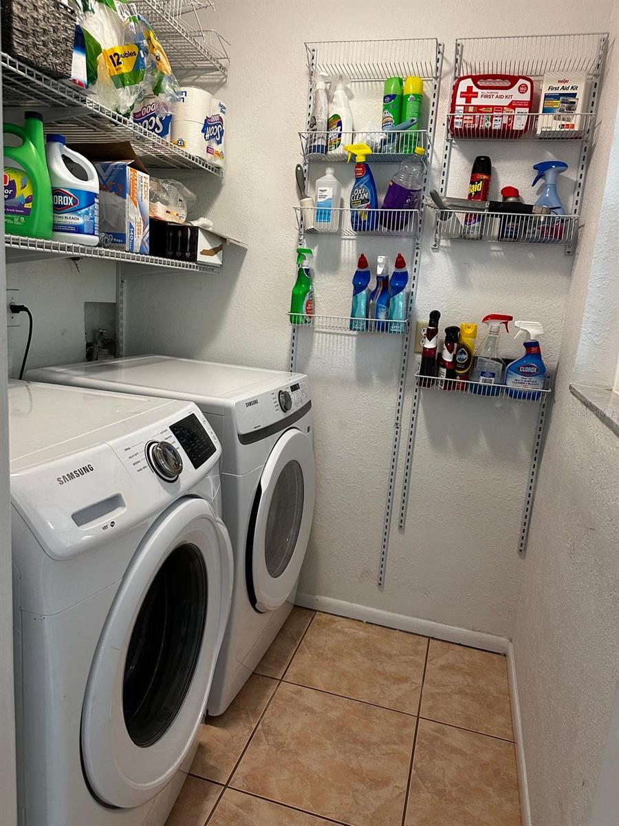 SOUTH VENICE - Residential