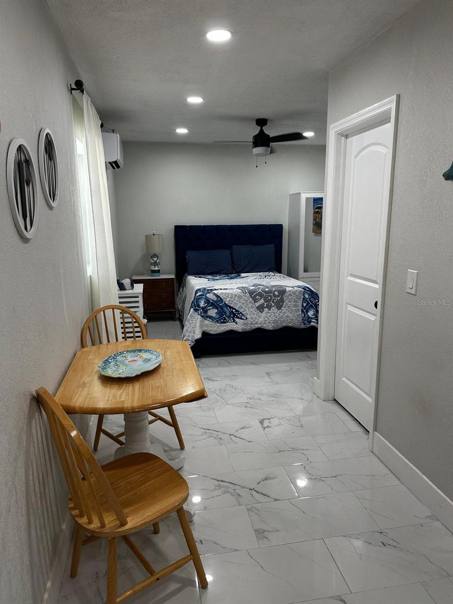 SOUTH VENICE - Residential