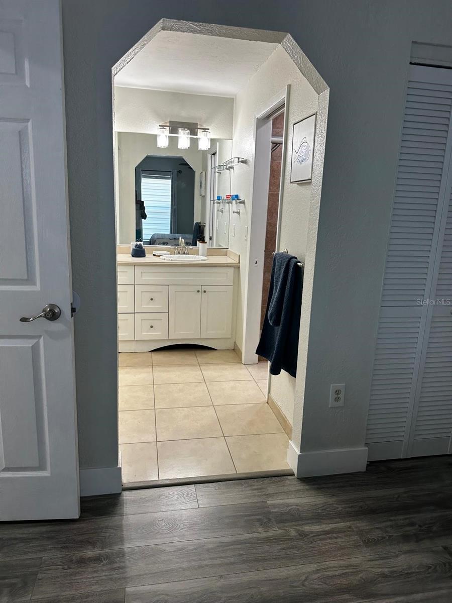 SOUTH VENICE - Residential