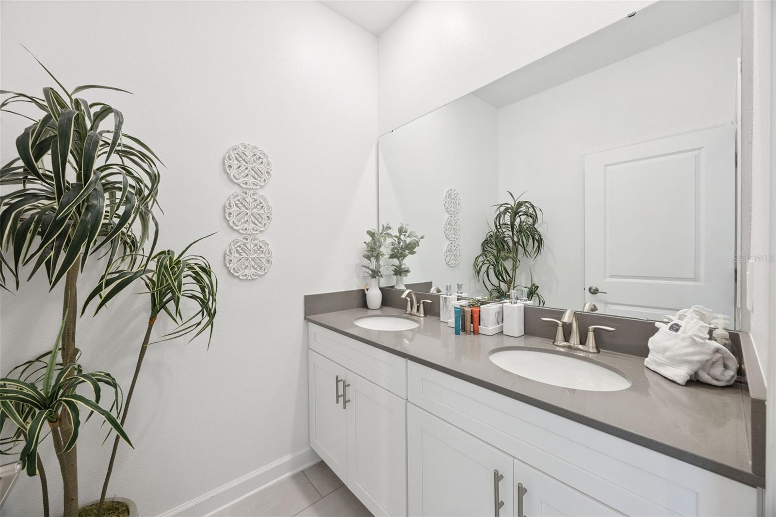 COVE AT STOREY LAKE 5 - Residential