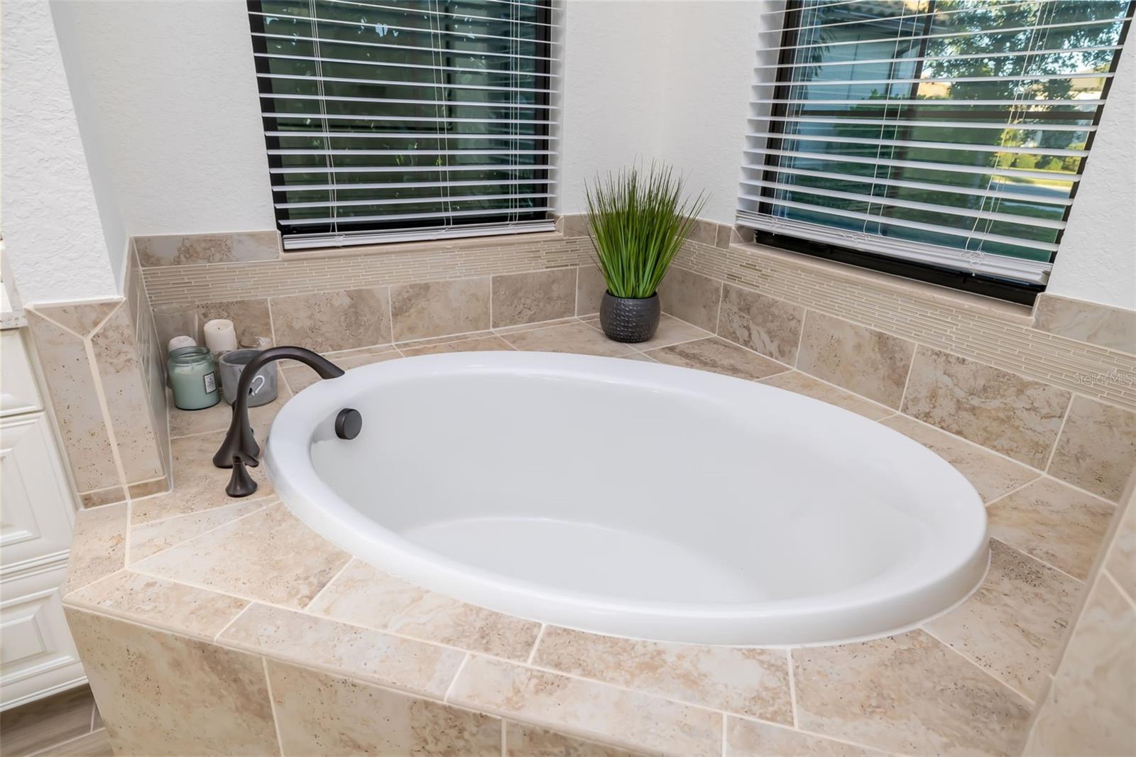 LAKEWOOD NATIONAL GOLF CULB PH II - Residential