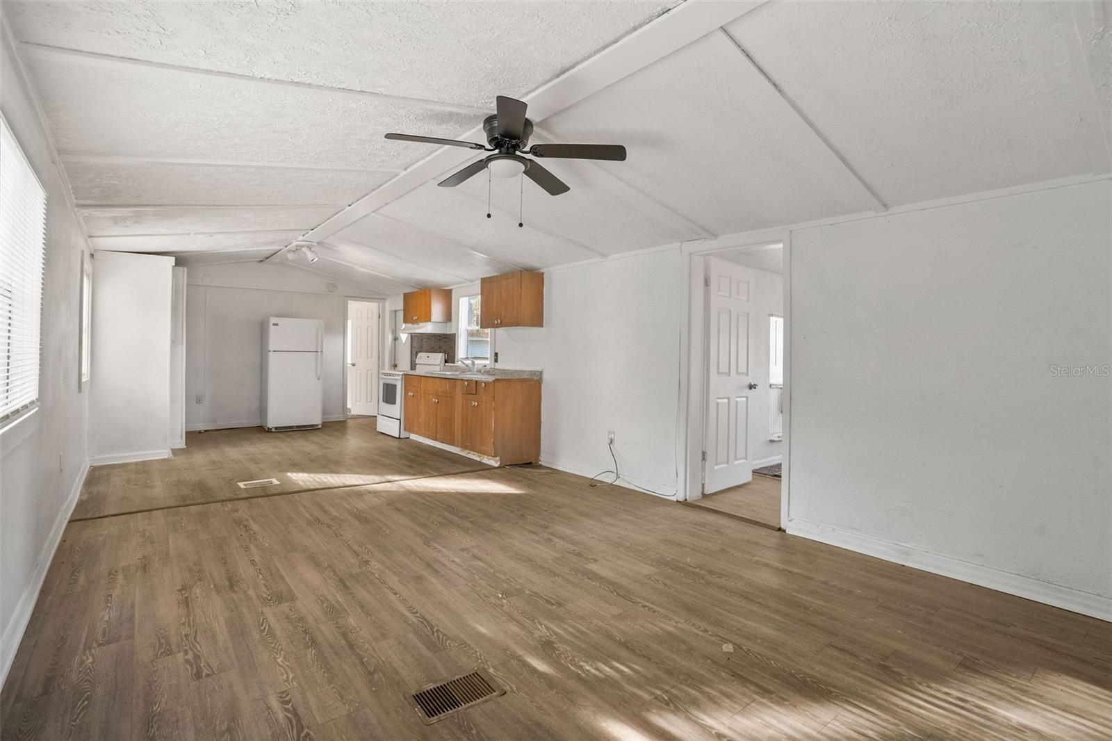 MOON LAKE ESTATES - Residential