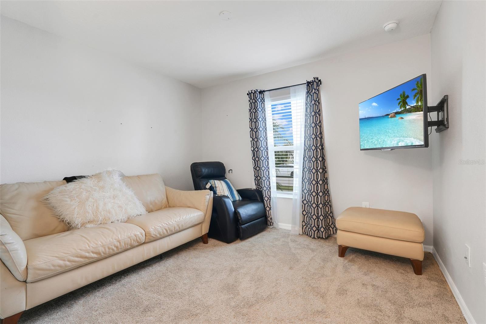 MASCOTTE GARDENS AT LAKE JACKSON RIDGE - Residential