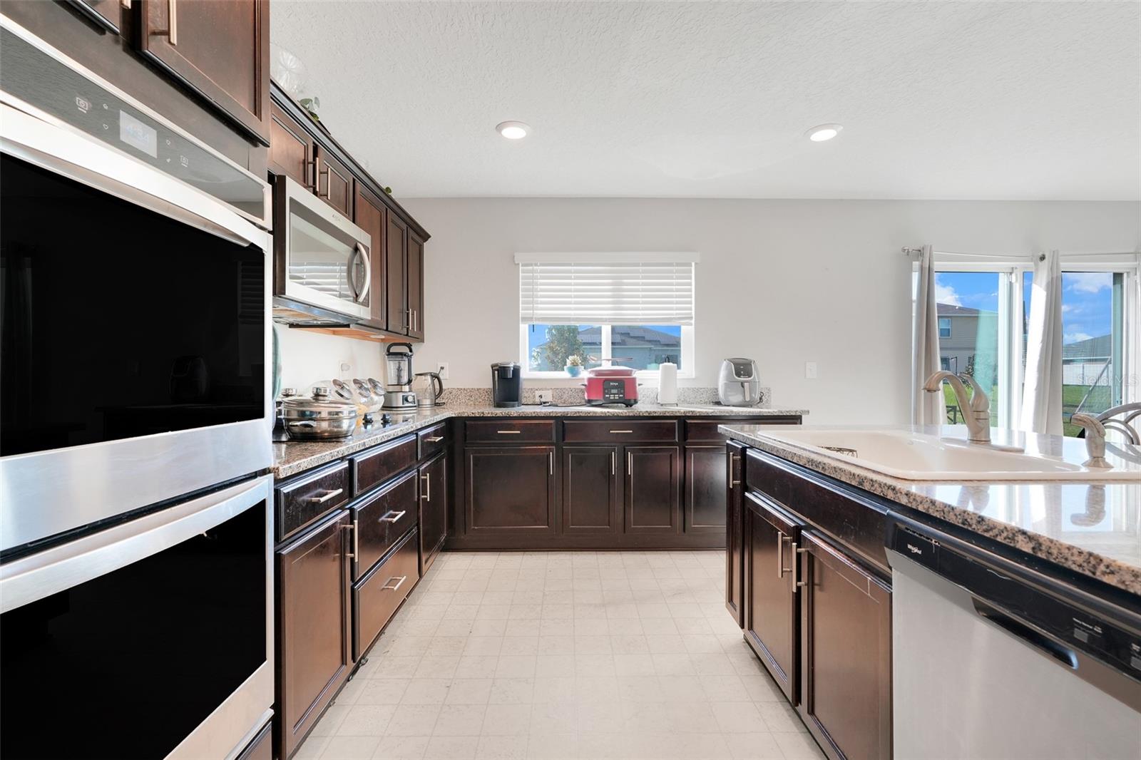 MASCOTTE GARDENS AT LAKE JACKSON RIDGE - Residential