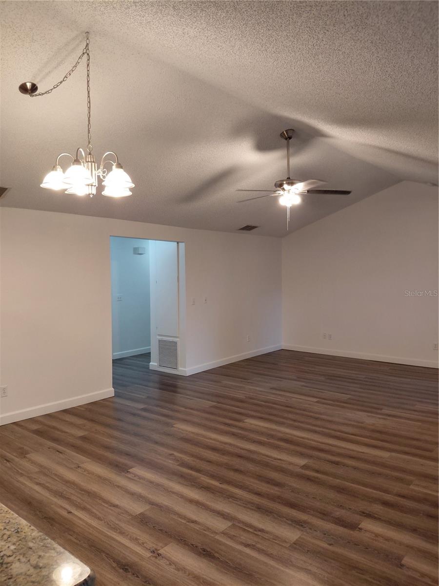 CINNAMON HILL - Residential