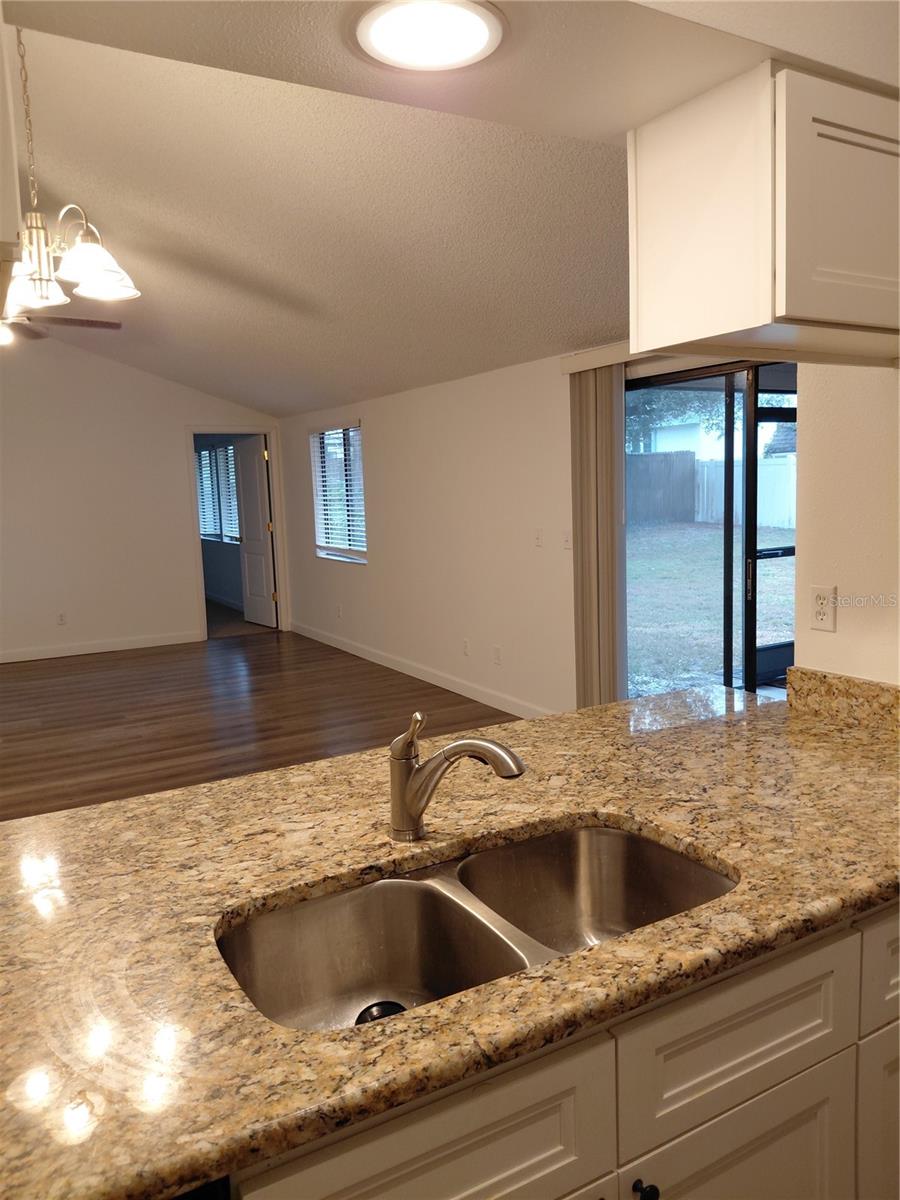 CINNAMON HILL - Residential