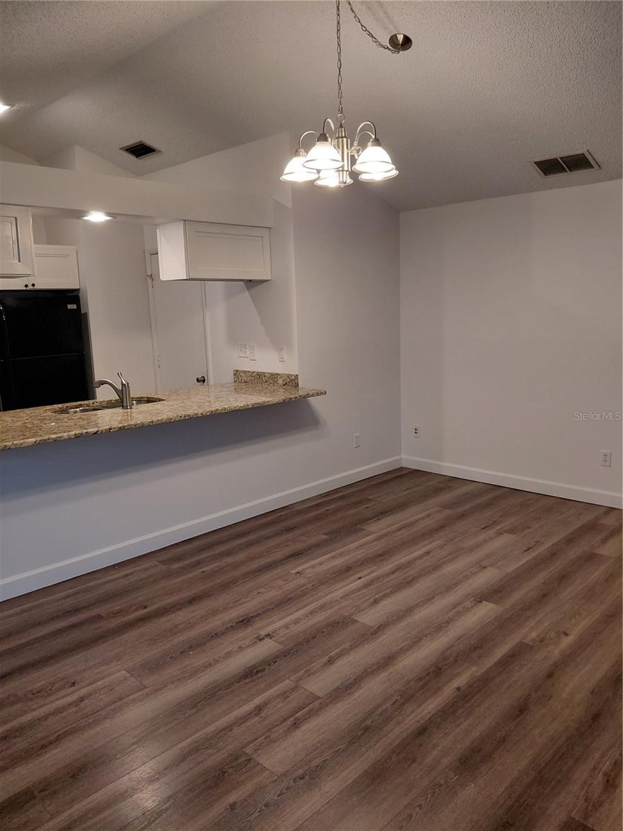 CINNAMON HILL - Residential