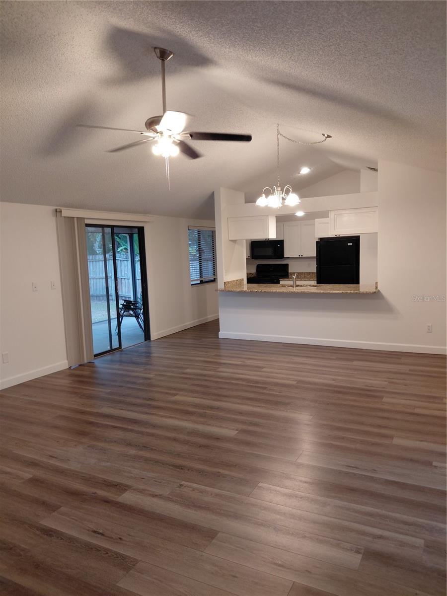 CINNAMON HILL - Residential