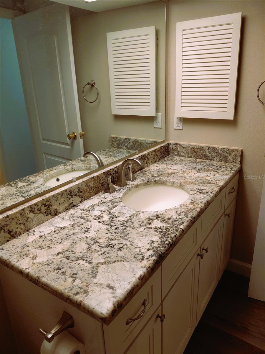 CINNAMON HILL - Residential