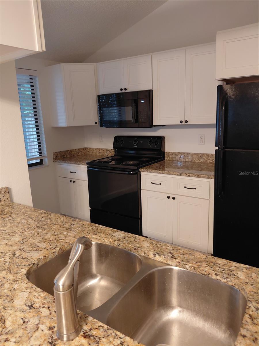 CINNAMON HILL - Residential