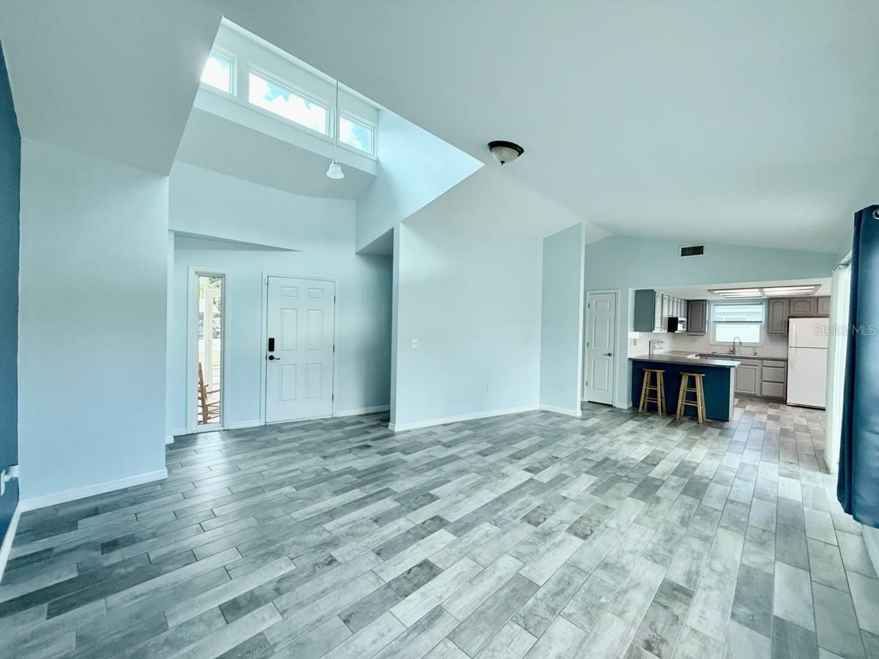 COLONIAL HILLS - Residential Lease