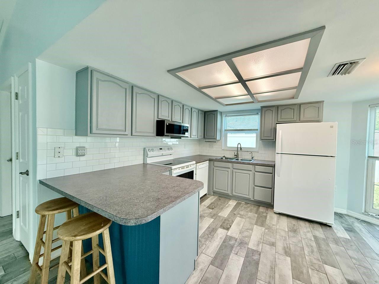 COLONIAL HILLS - Residential Lease