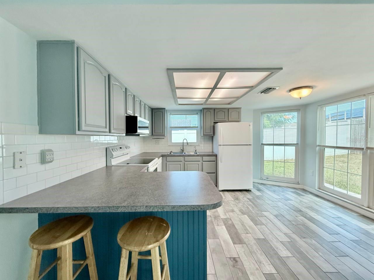 COLONIAL HILLS - Residential Lease