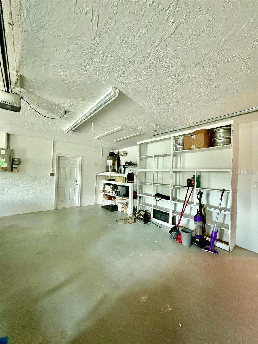 COLONIAL HILLS - Residential Lease