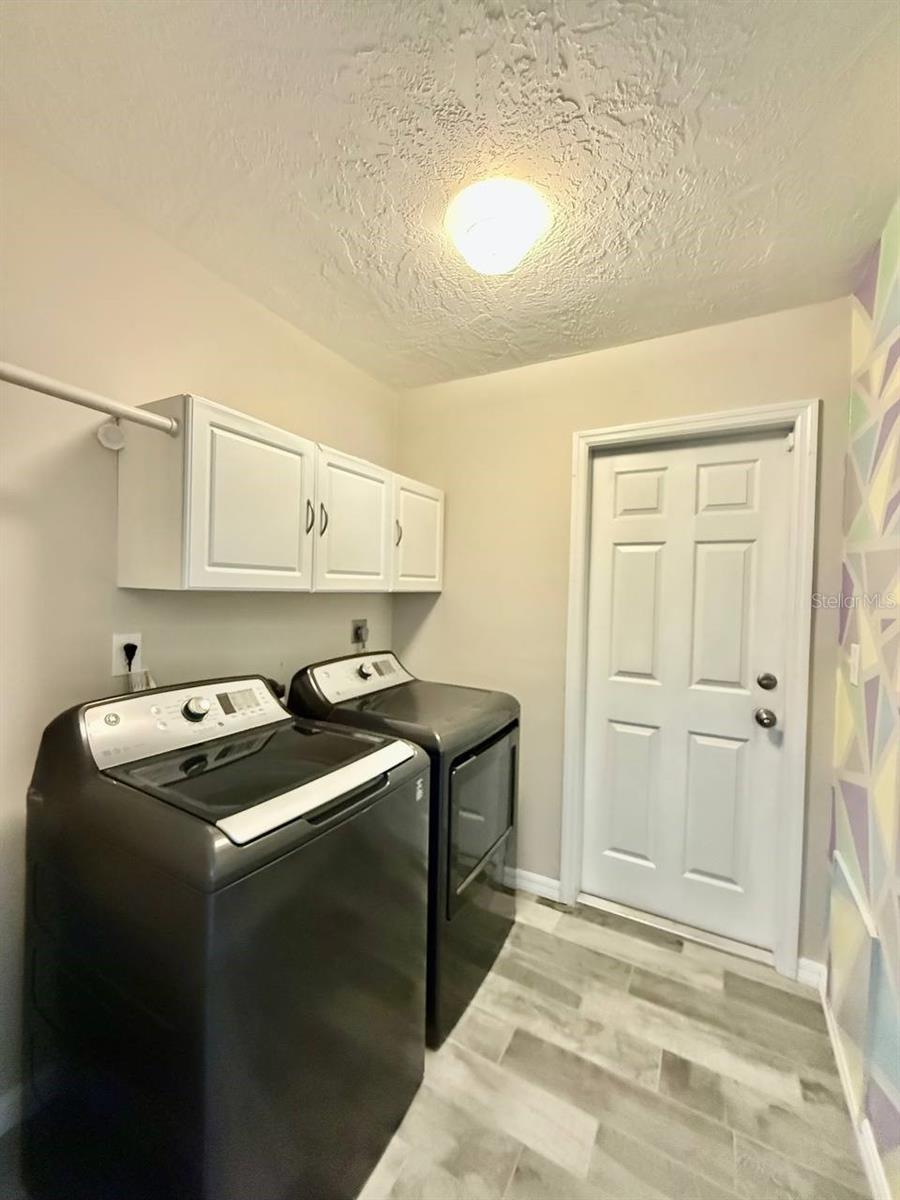 COLONIAL HILLS - Residential Lease