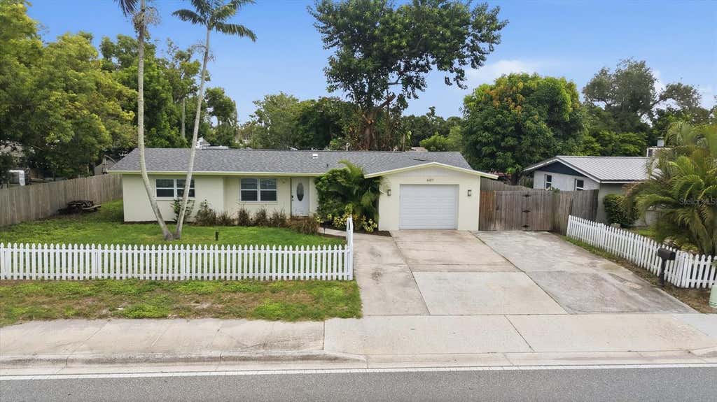 Photo of 4411 Beneva Road, Sarasota, FL 34233 (MLS # A4701433)