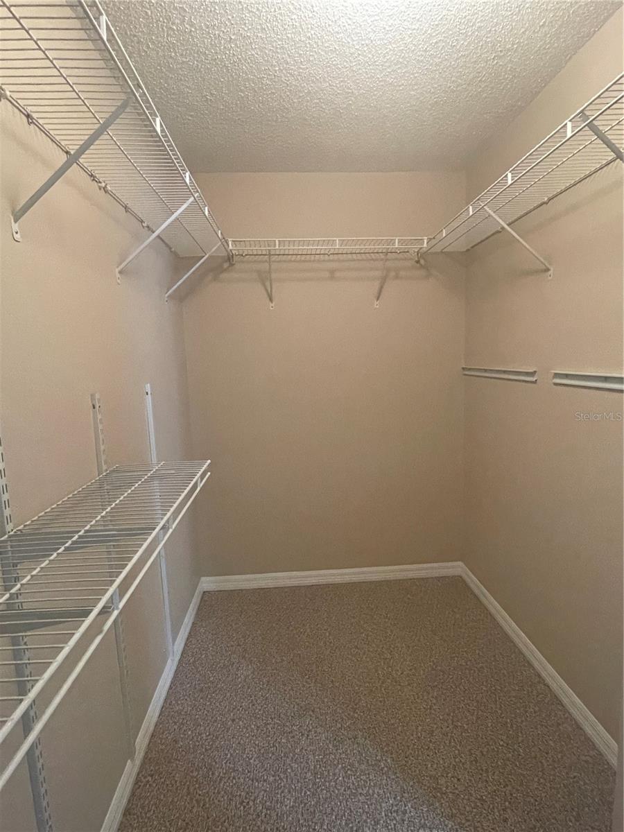 EDGEWATER AT GRAND OAKS PH 01 - Residential Lease