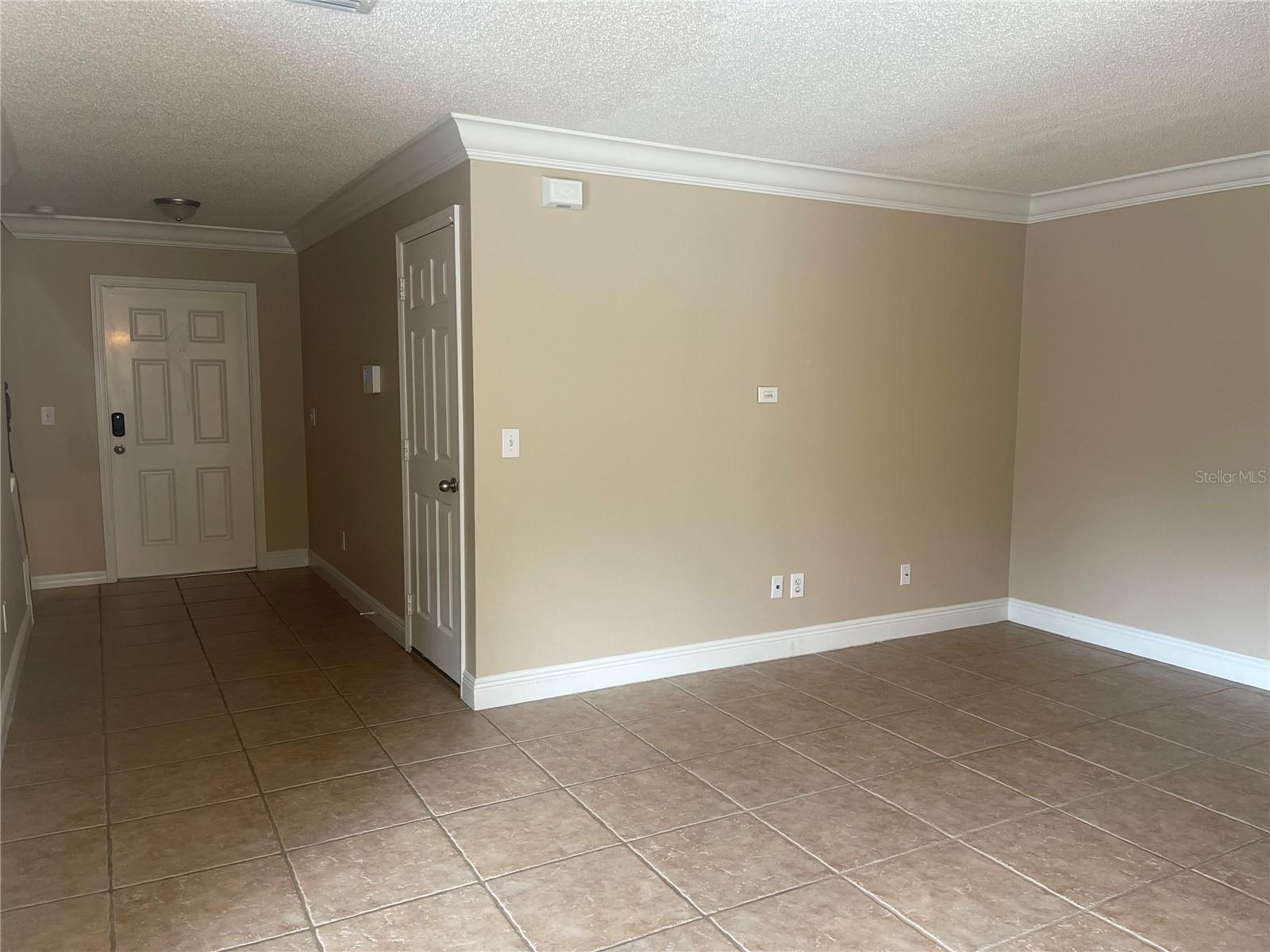 EDGEWATER AT GRAND OAKS PH 01 - Residential Lease