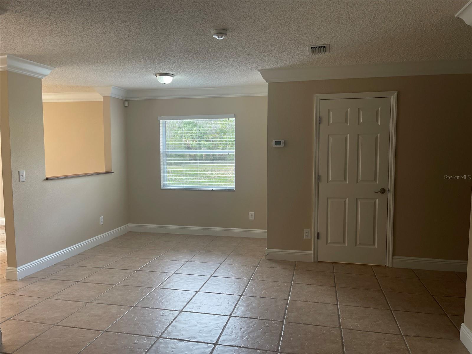 EDGEWATER AT GRAND OAKS PH 01 - Residential Lease