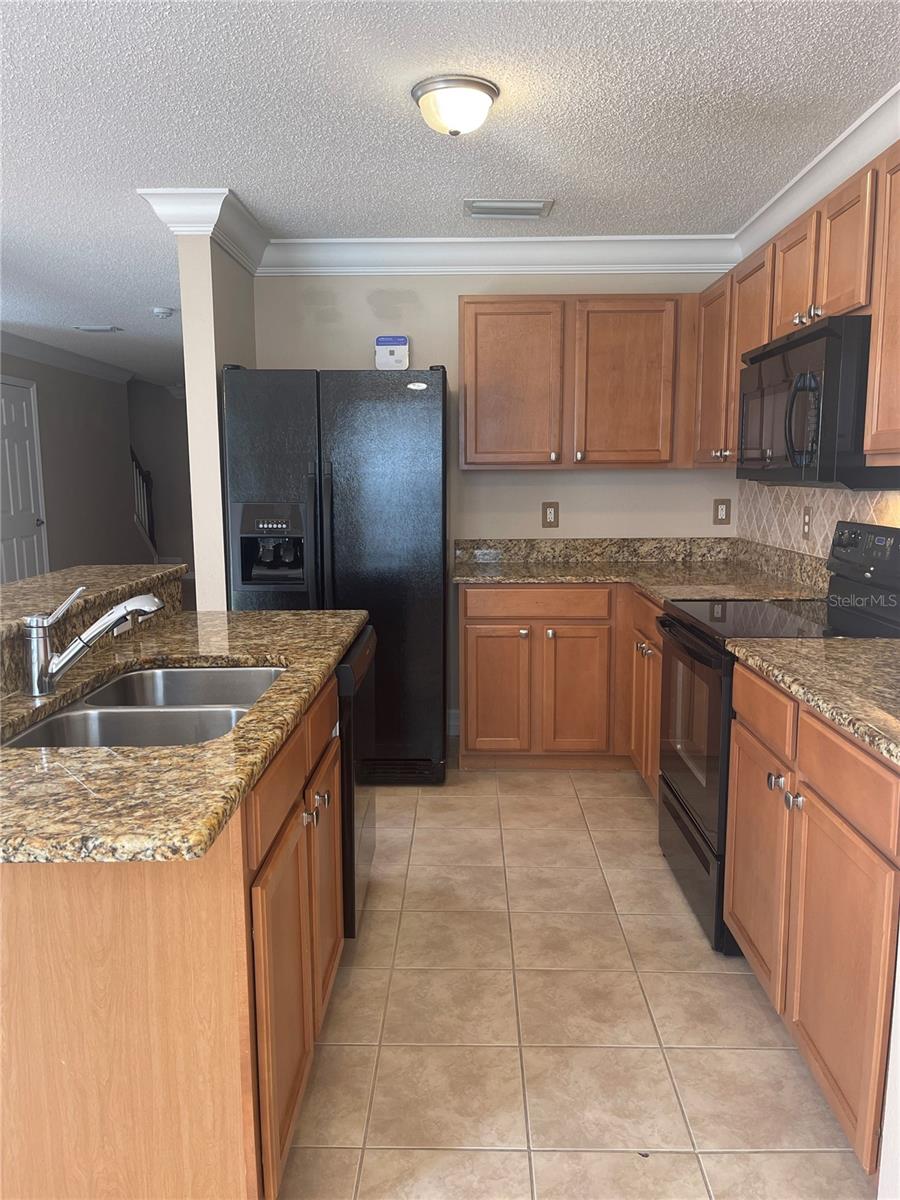 EDGEWATER AT GRAND OAKS PH 01 - Residential Lease