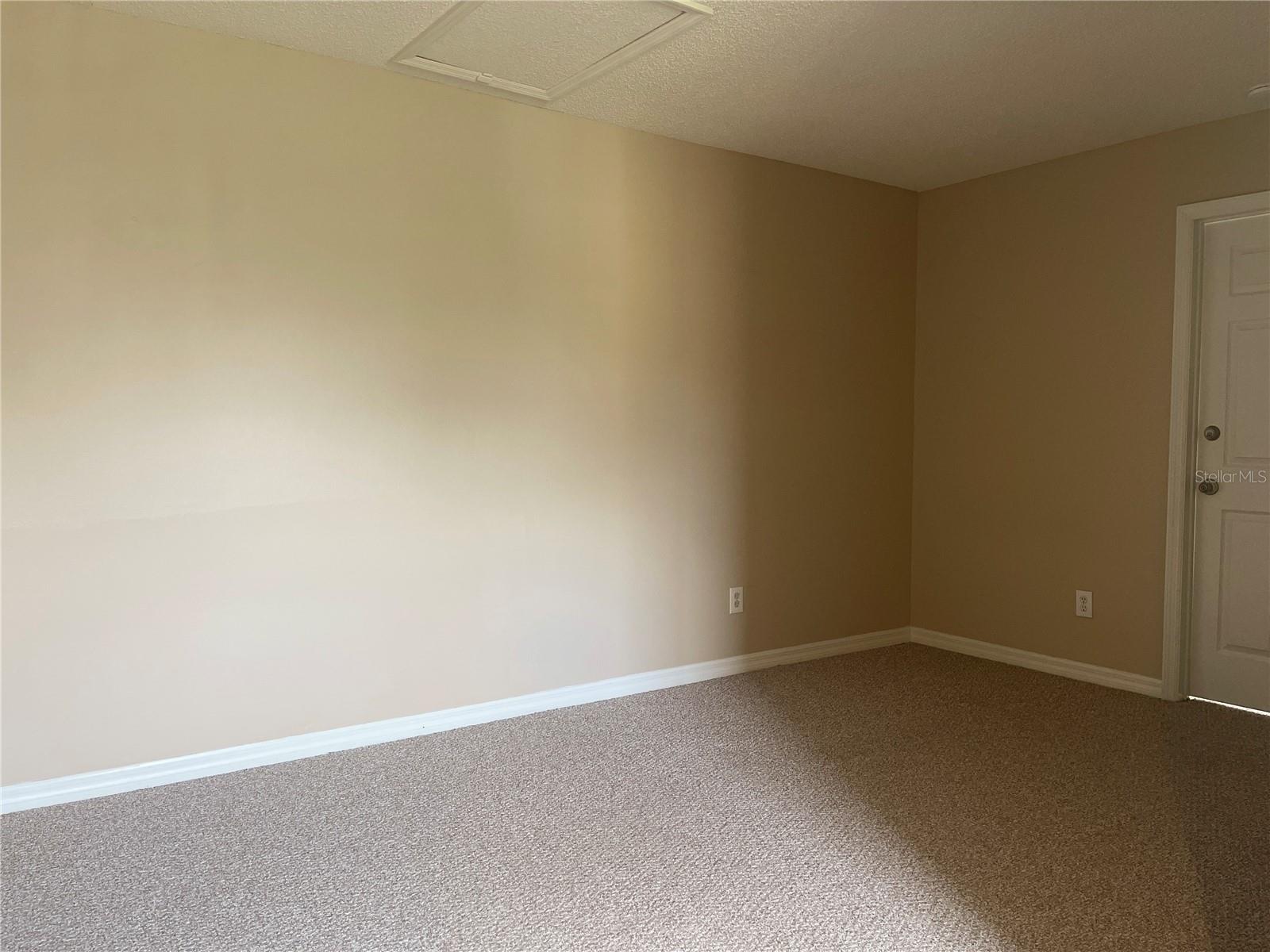 EDGEWATER AT GRAND OAKS PH 01 - Residential Lease