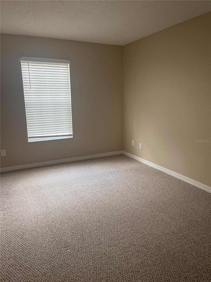 EDGEWATER AT GRAND OAKS PH 01 - Residential Lease