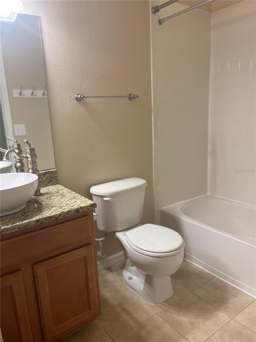 EDGEWATER AT GRAND OAKS PH 01 - Residential Lease