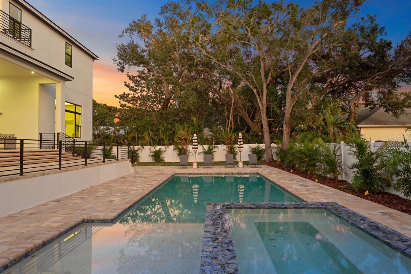 SUNSET PARK - Residential