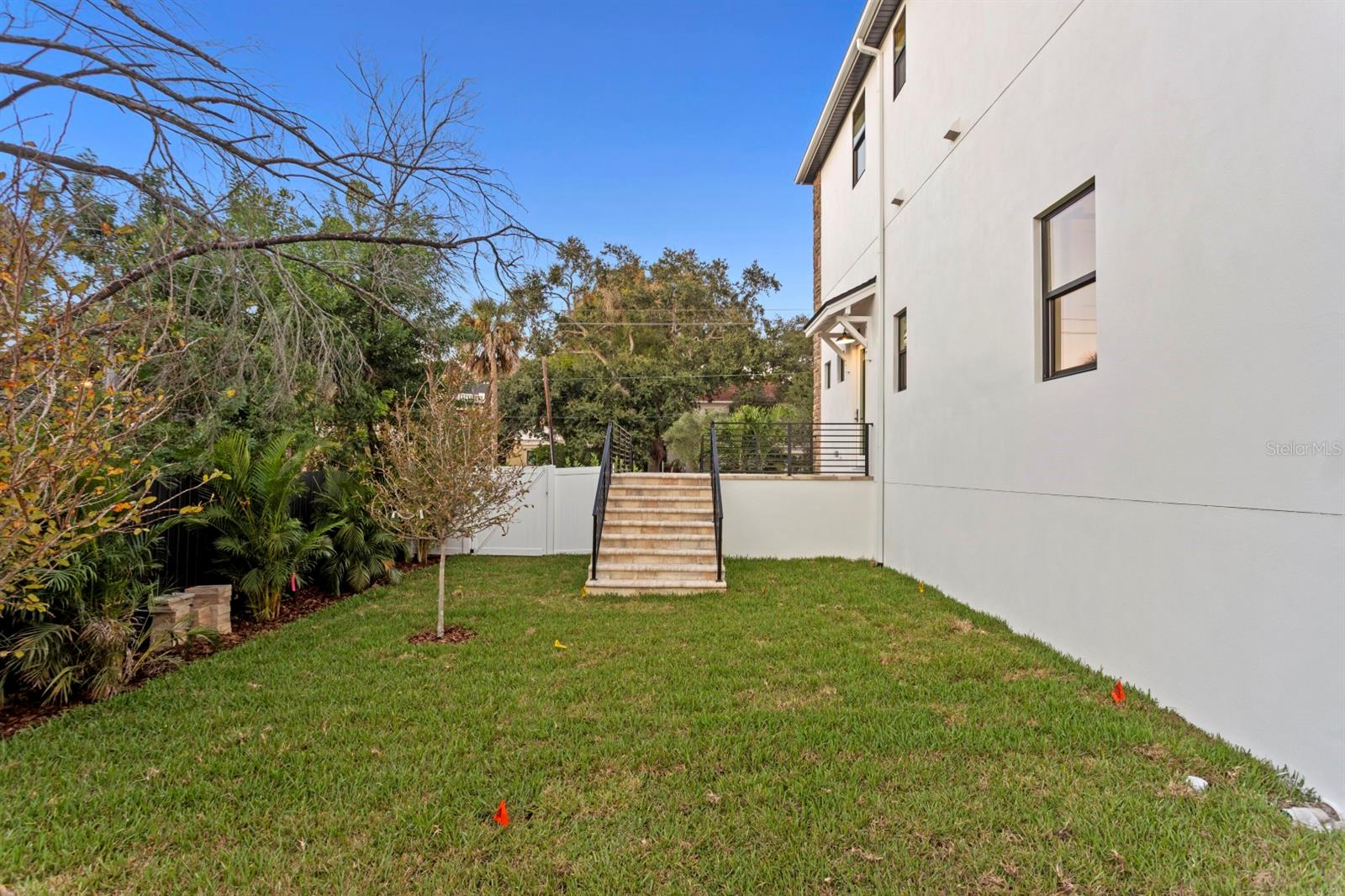 SUNSET PARK - Residential