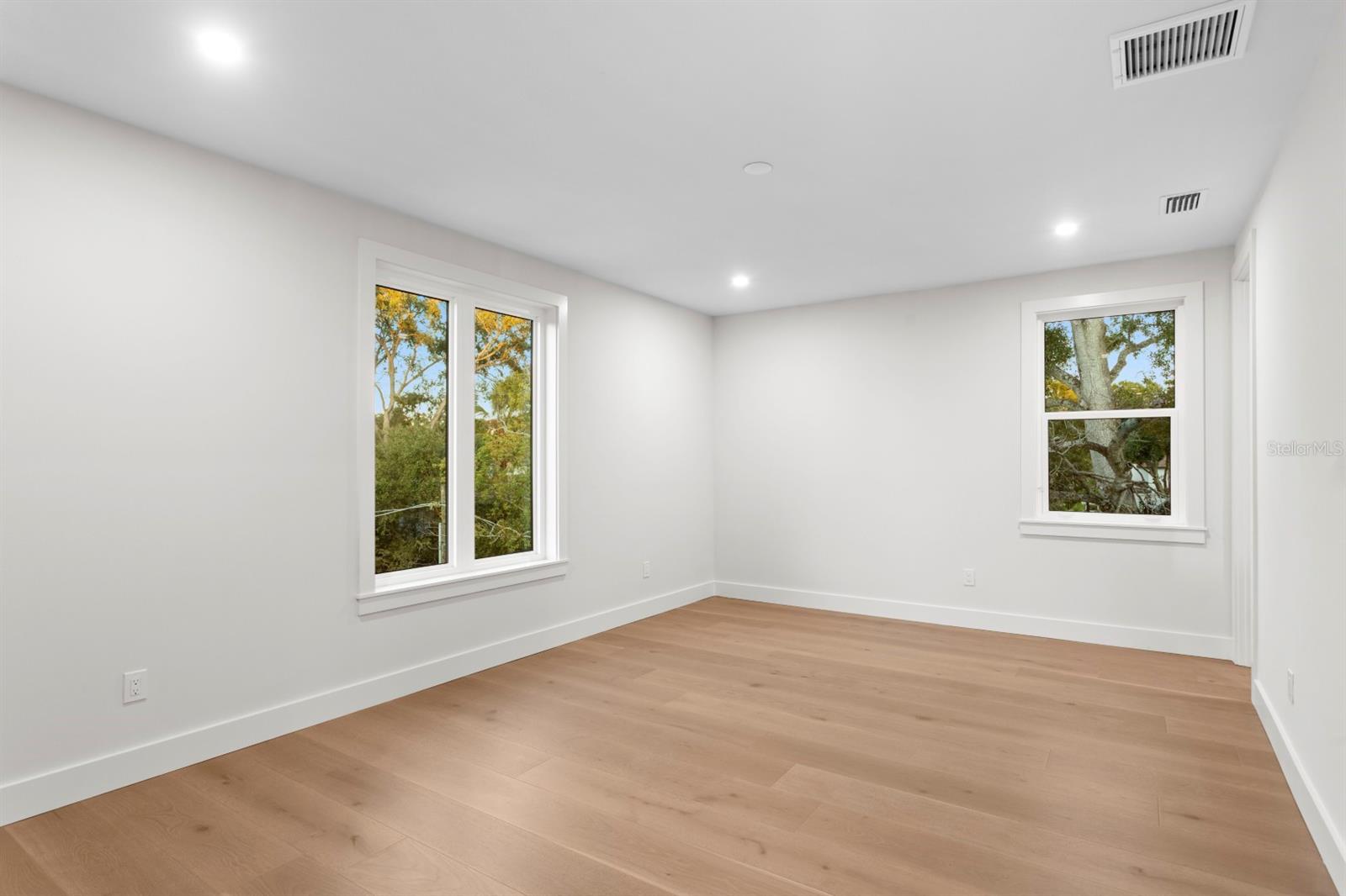 SUNSET PARK - Residential