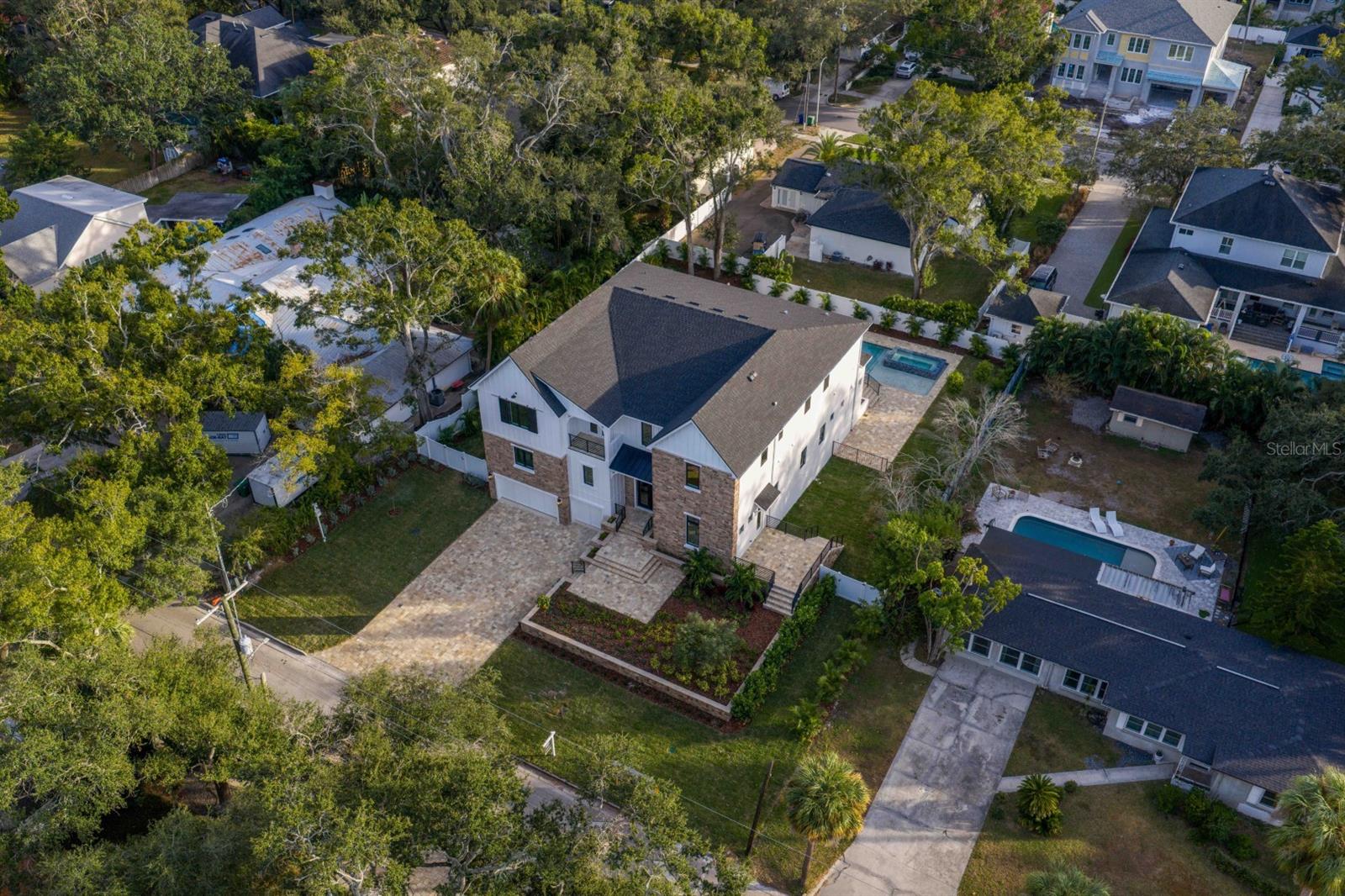 SUNSET PARK - Residential