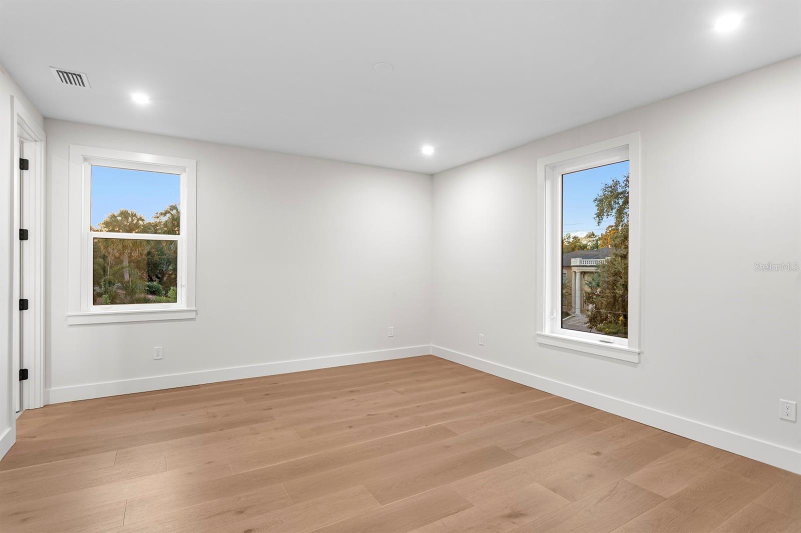 SUNSET PARK - Residential