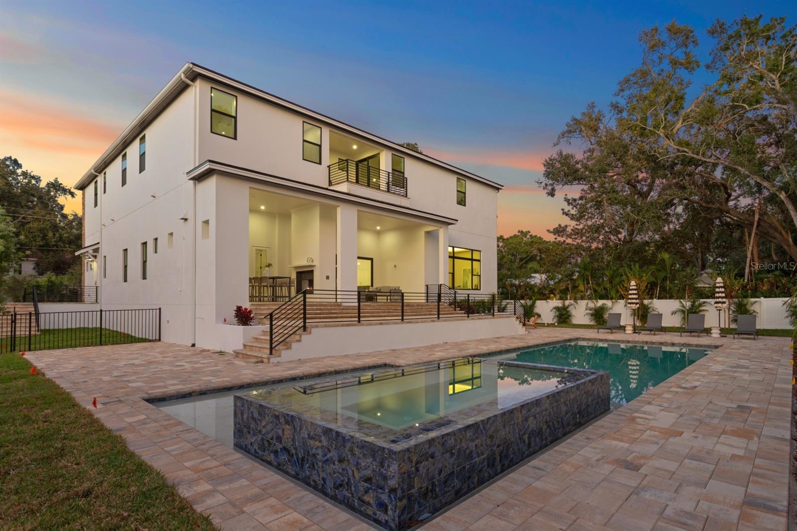 SUNSET PARK - Residential