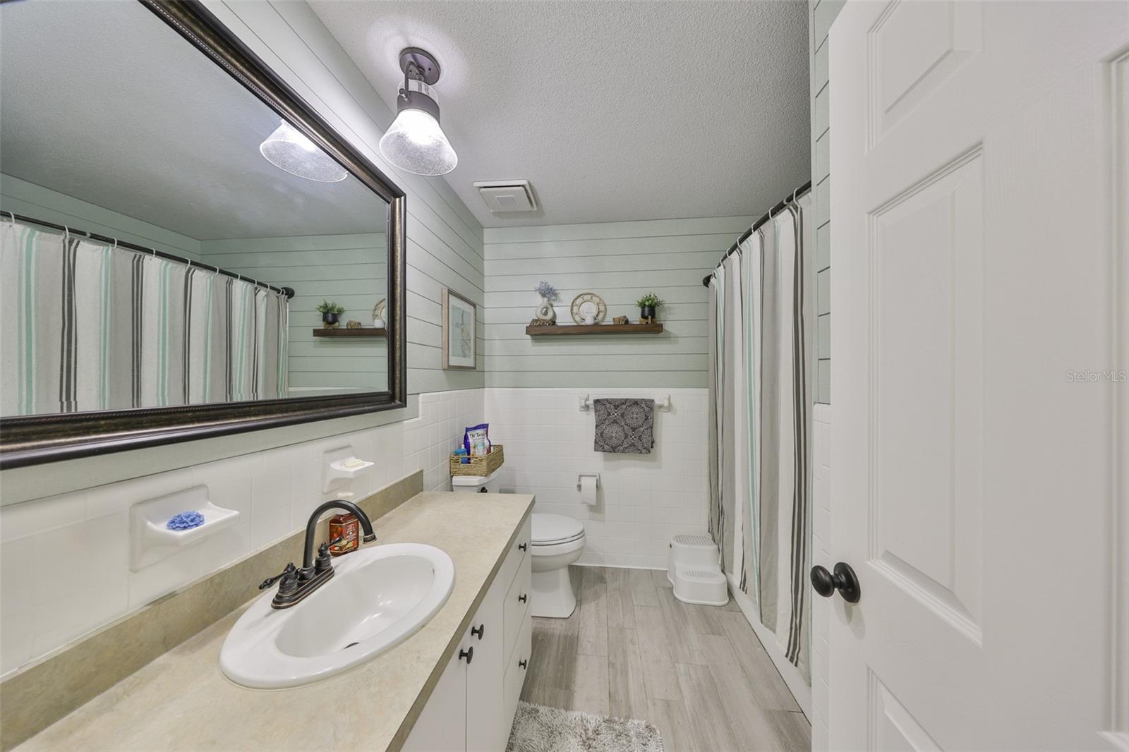 MEADOW OAKS - Residential