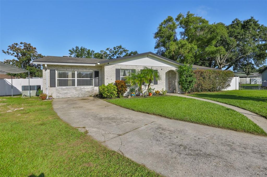 Photo of 6106 Lawncrest Place, Dover, FL 33527 (MLS # TB8436214)
