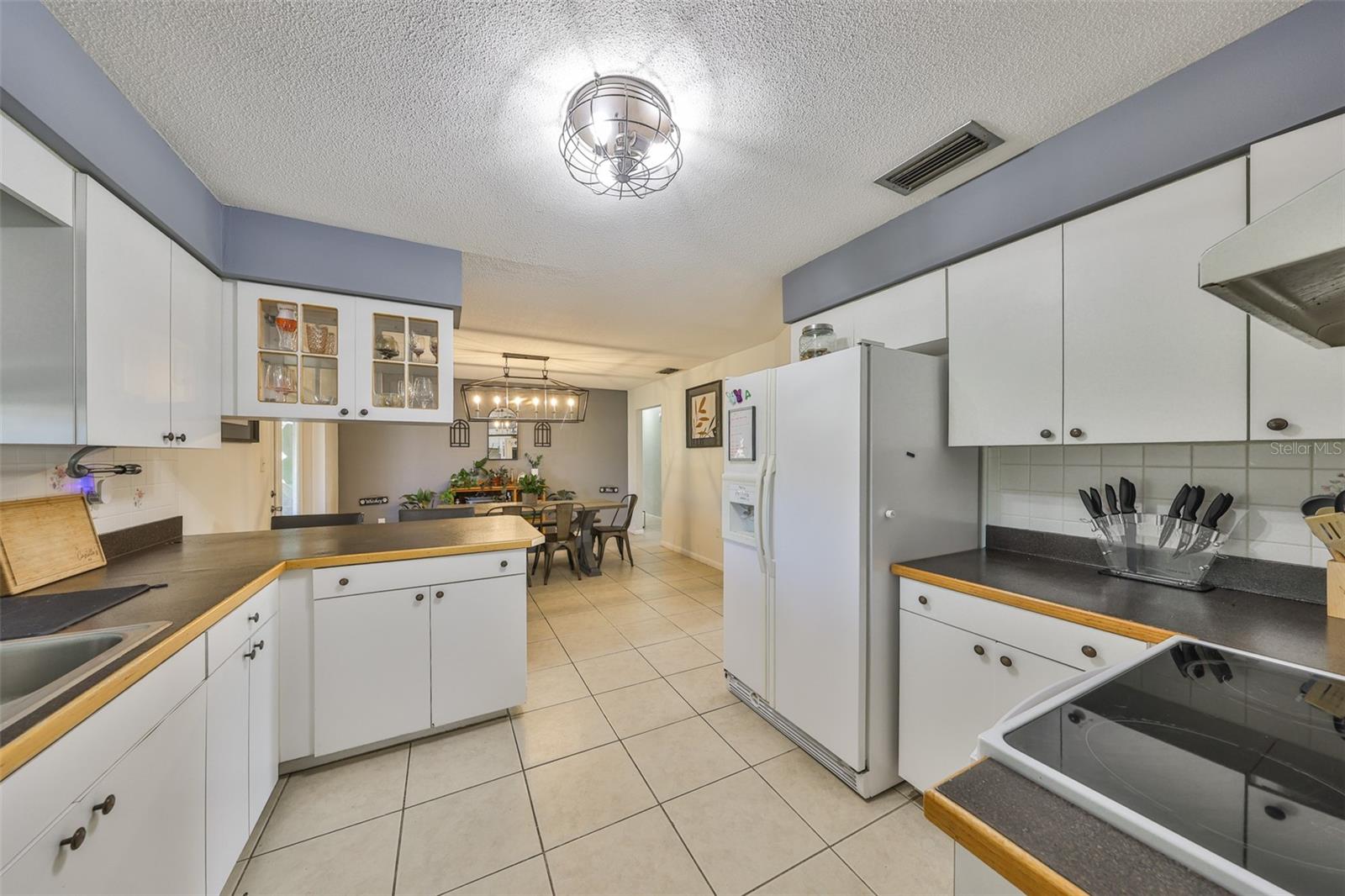 MEADOW OAKS - Residential