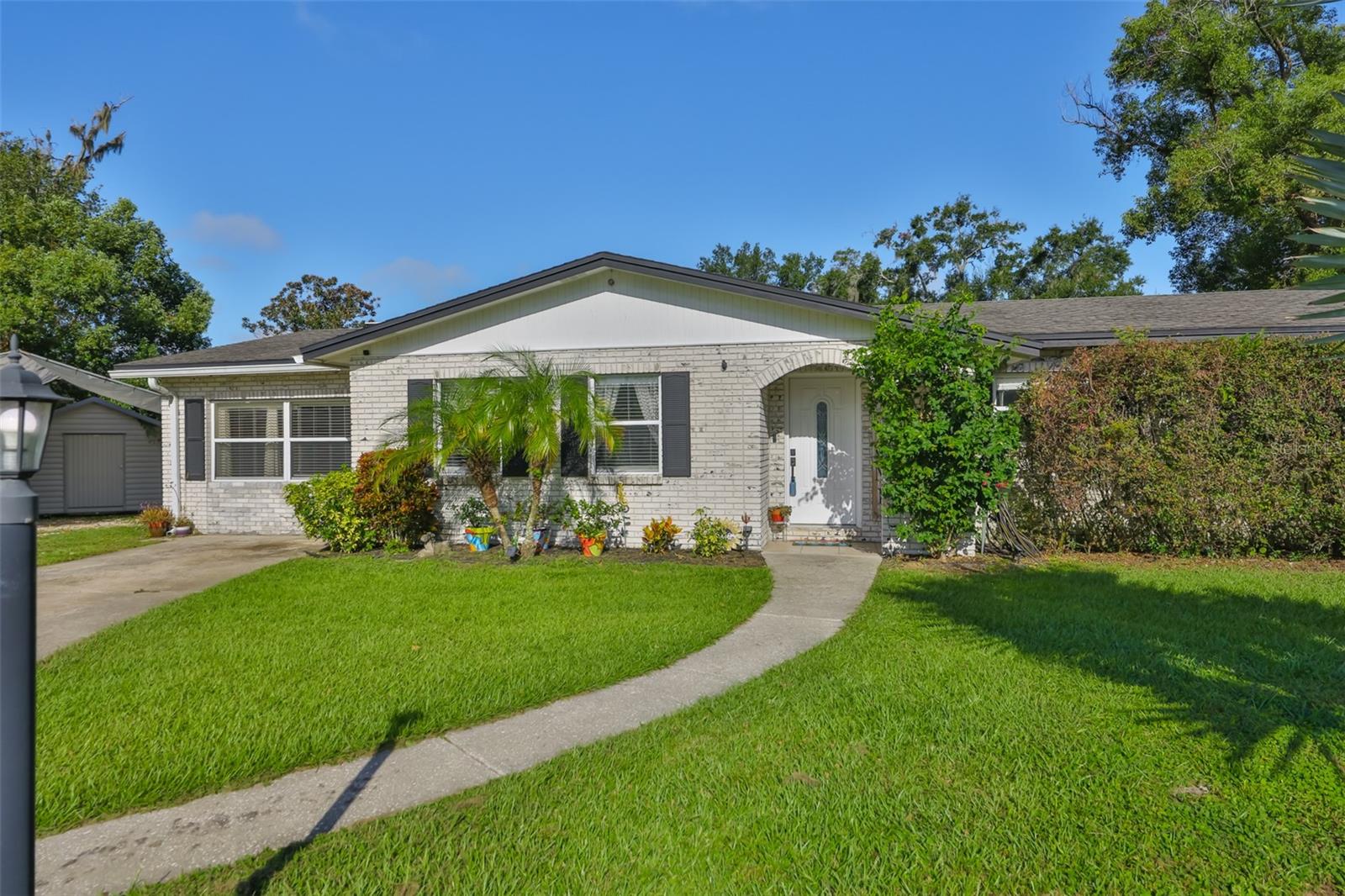 MEADOW OAKS - Residential